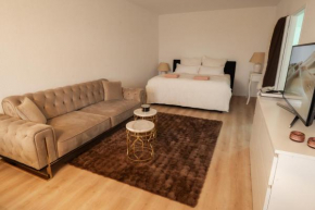 Serenity Studio mit Parkplatz, 10 min zum Flughafen